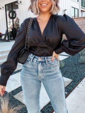 Ash Mystery -NWT No Lace Women's Black Satin V-Neck Top